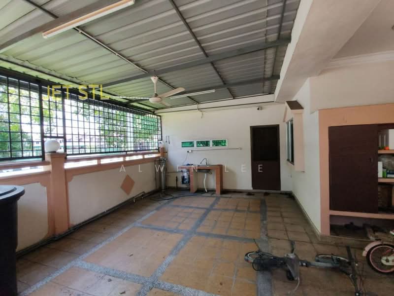 Rumah Teres 2-Tingkat untuk Dijual di Klang (Selangor) - Alwin Lee - Balcony - PropertyGuru.com.my