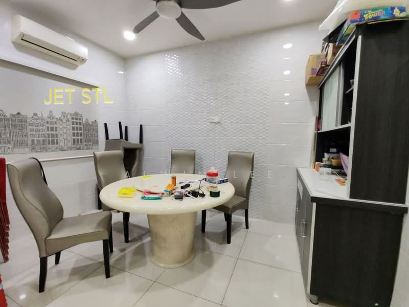 Rumah Teres 2-Tingkat untuk Dijual di Klang (Selangor) - Alwin Lee - Dining Room - PropertyGuru.com.my