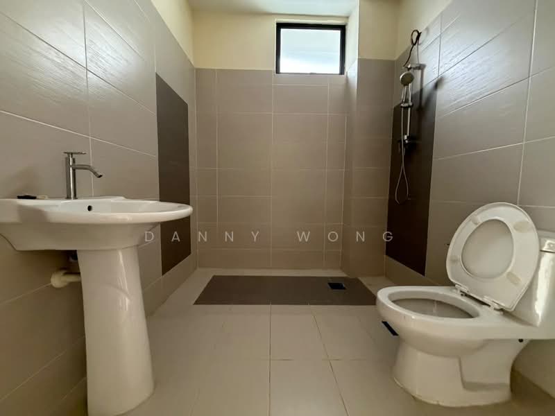 Semi-Detached House for Sale in Rawang (Selangor) - Danny Wong - Bathroom - PropertyGuru.com.my
