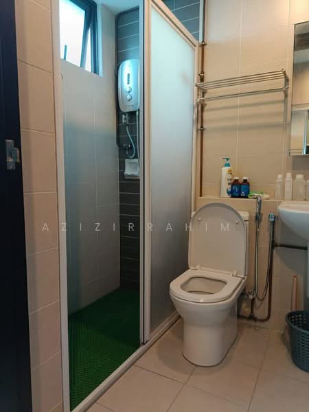 Kondominium untuk Disewa di Gardenview Residences - Azizirrahim . - Bathroom - PropertyGuru.com.my