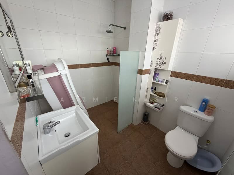Rumah Teres 2 Tingkat untuk Dijual di Taman Pinggiran Ukay (Ulu Kelang) - Nadzmie Nasir - Bathroom - PropertyGuru.com.my