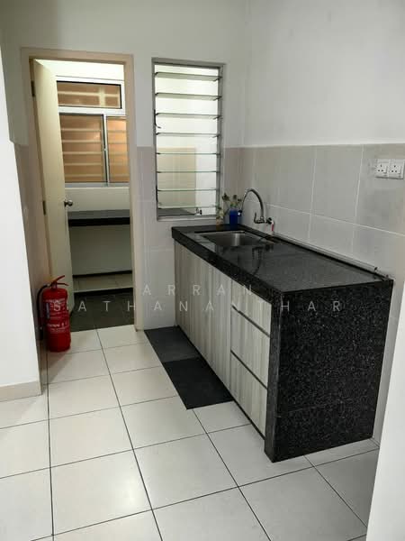 Kondominium untuk Dijual di D'Casa Condominium - Arran Sathananthar - Kitchen - PropertyGuru.com.my