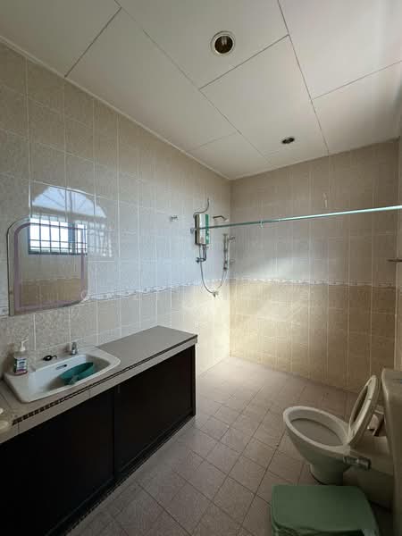Rumah Berkembar untuk Dijual di Taman Meru (Ipoh) - Qazin Khoo - Bathroom - PropertyGuru.com.my