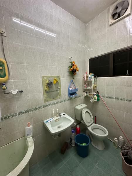 Rumah Berkembar untuk Dijual di Taman Meru (Ipoh) - Qazin Khoo - Bathroom - PropertyGuru.com.my