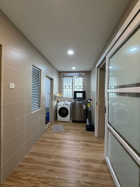 Rumah Teres 2 Tingkat untuk Dijual di Taman Pelangi (Johor Bahru) - Jeffrey Lim - Corridor - PropertyGuru.com.my
