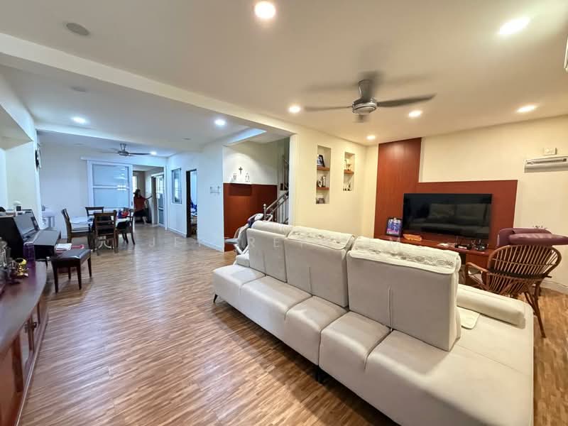 Rumah Teres 2 Tingkat untuk Dijual di Taman Pelangi (Johor Bahru) - Jeffrey Lim - Living Room - PropertyGuru.com.my