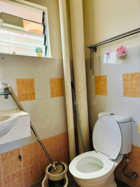 Pangsapuri untuk Dijual di Astaka Heights Apartments - CY Khoo - Bathroom - PropertyGuru.com.my