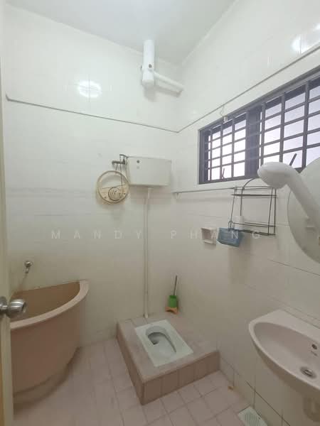 2-storey Terraced House for Rent in Ipoh (Perak) - Mandy Phang - Bathroom - PropertyGuru.com.my