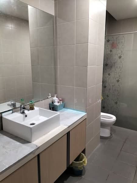 Kondominium untuk Dijual di Southbay Plaza - Boon Siew - Bathroom - PropertyGuru.com.my