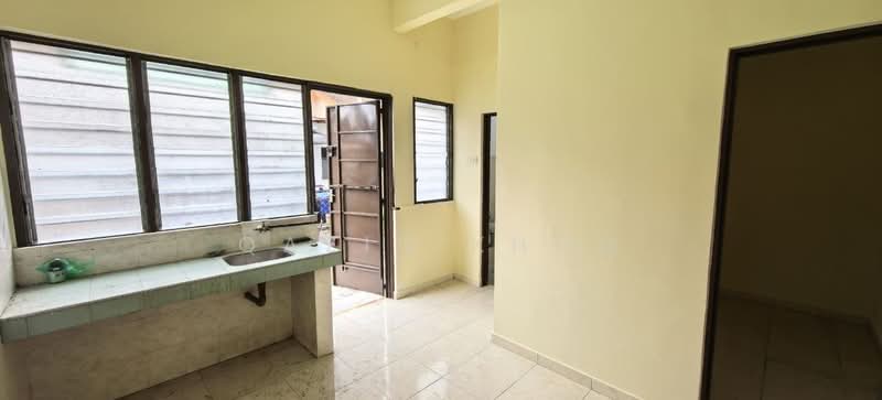 2-storey Terraced House for Rent in Bercham (Ipoh) - Qazin Khoo - Kitchen - PropertyGuru.com.my