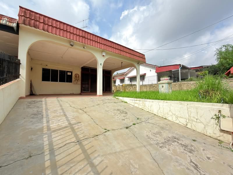 Rumah Berkembar untuk Dijual di Taman Sunrise (Kluang) - May Tan - PropertyGuru.com.my