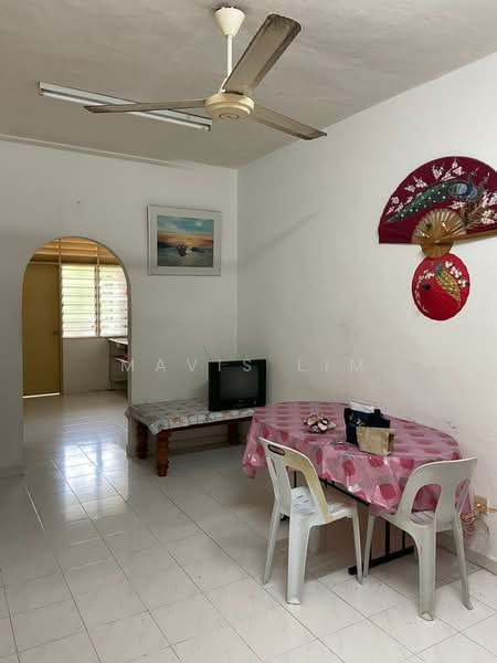 Flat for Rent at Taman Sri Setia - Mavis Lim - Living Room - PropertyGuru.com.my