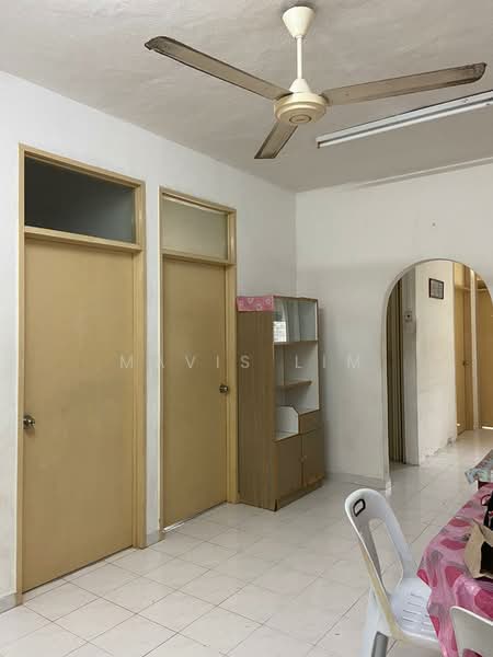 Flat for Rent at Taman Sri Setia - Mavis Lim - Living Room - PropertyGuru.com.my