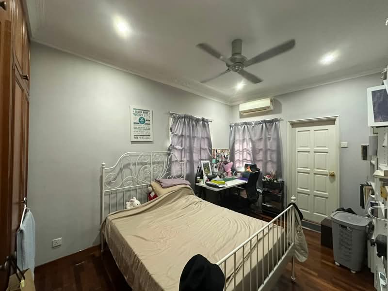 Bungalow for Sale in Bandar Country Homes (Rawang) - Kelvin . - Bedroom - PropertyGuru.com.my