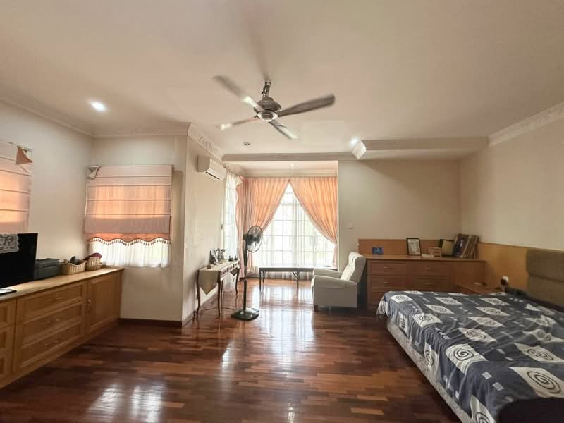 Bungalow for Sale in Bandar Country Homes (Rawang) - Kelvin . - Bedroom - PropertyGuru.com.my