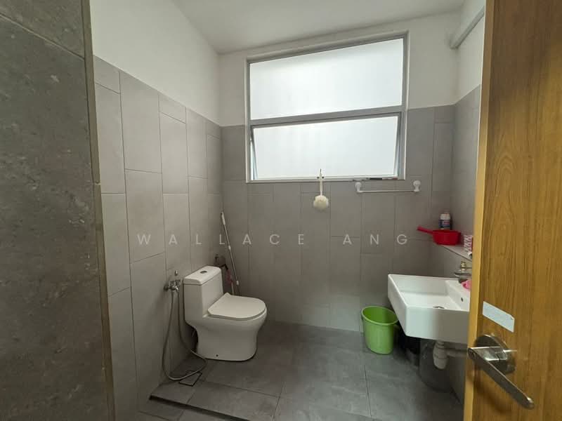 Rumah Teres 2-Tingkat untuk Dijual di Taman Impian Emas (Skudai) - Wallace Ang - Bathroom - PropertyGuru.com.my