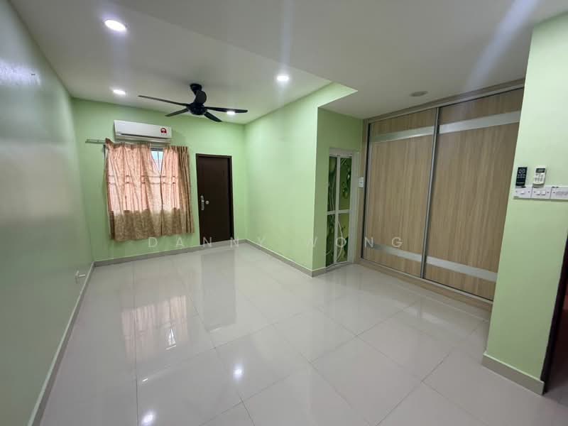 2-storey Terraced House for Sale in Rawang Perdana 2 (Rawang) - Danny Wong - Bedroom - PropertyGuru.com.my