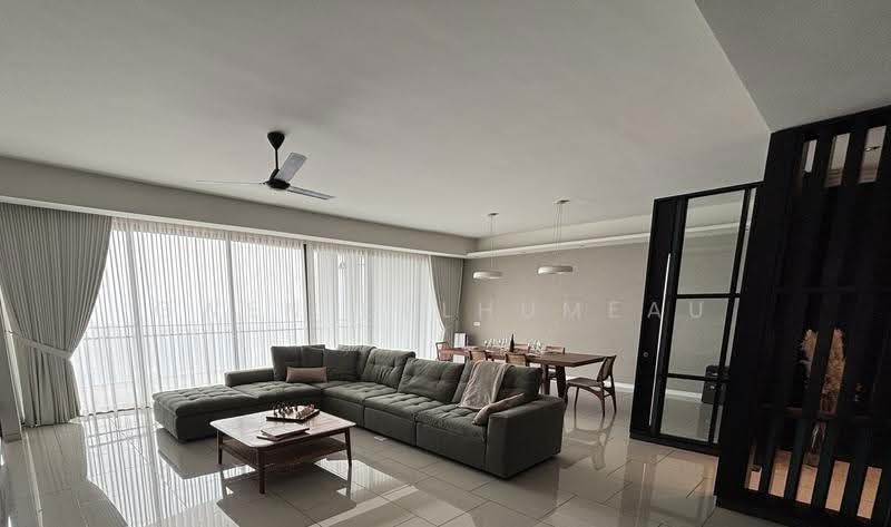 Kondominium untuk Dijual di Rhombus - Gwen Delhumeau - Living Room - PropertyGuru.com.my
