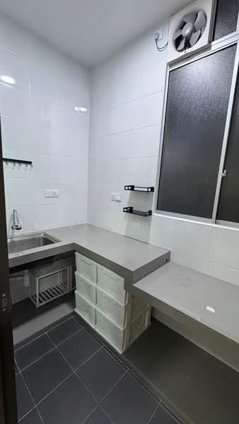 Kondominium untuk Disewa di The Henge - Yanis Cheong - Kitchen - PropertyGuru.com.my