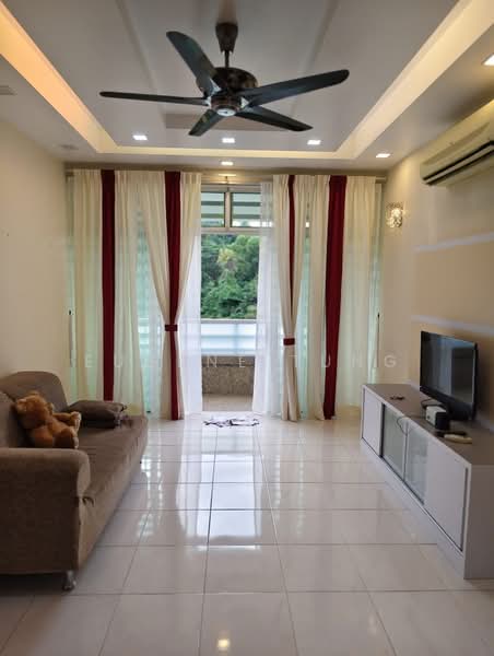 Kondominium untuk Dijual di Regency Heights Condo - Eugene Tung - Living Room - PropertyGuru.com.my