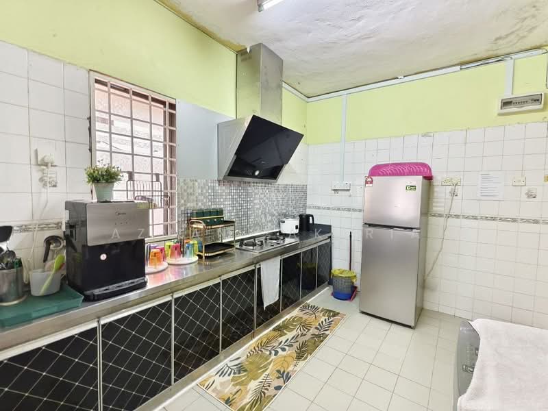 2-storey Terraced House for Sale in Seksyen 20 (Shah Alam) - AZMAN ZAKARIA - Kitchen - PropertyGuru.com.my