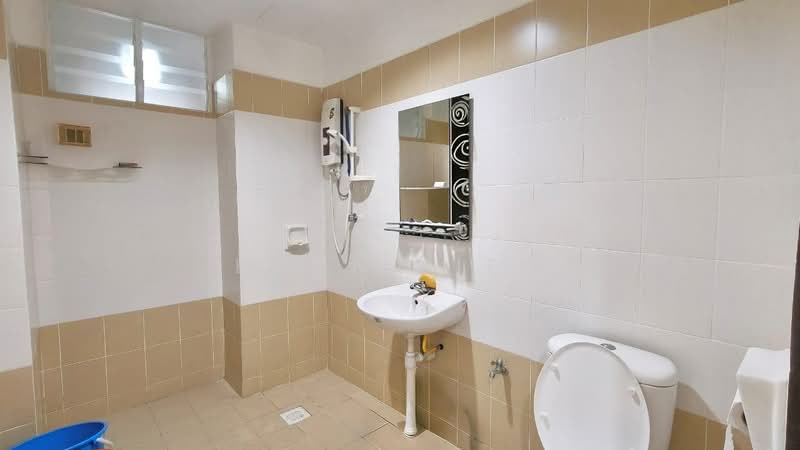 Kondominium untuk Dijual di D'Piazza - Boon Siew - Bathroom - PropertyGuru.com.my
