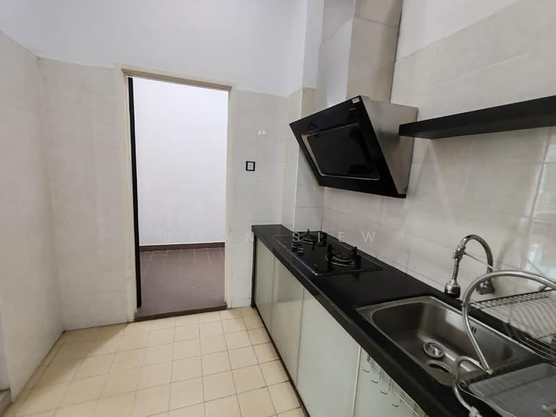 Kondominium untuk Dijual di I-Regency Condominium (Ideal Regency) - Boon Siew - Kitchen - PropertyGuru.com.my