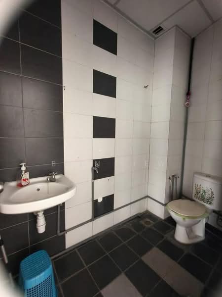 Office for Sale in Taman Bukit Jambul (Bukit Jambul) - Boon Siew - Bathroom - PropertyGuru.com.my
