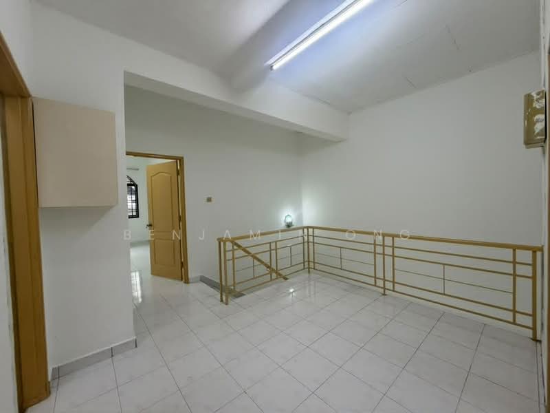 2-storey Terraced House for Rent in Taman Bukit Mewah (Tampoi) - Benjamin Ong - Interior - PropertyGuru.com.my