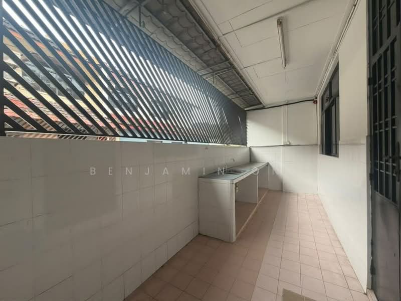 2-storey Terraced House for Rent in Taman Bukit Mewah (Tampoi) - Benjamin Ong - Exterior - PropertyGuru.com.my