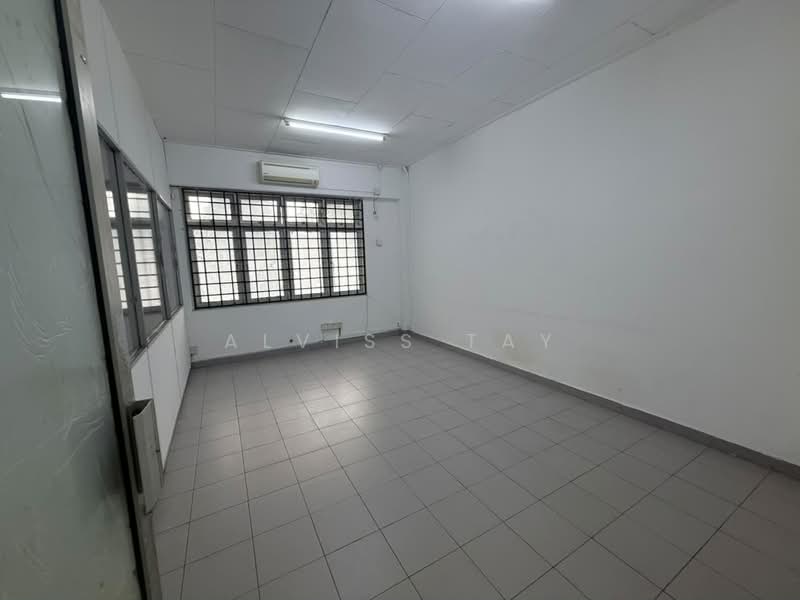 Shop / Office for Rent in Taman Molek (Johor Bahru) - Alviss Tay - Interior - PropertyGuru.com.my