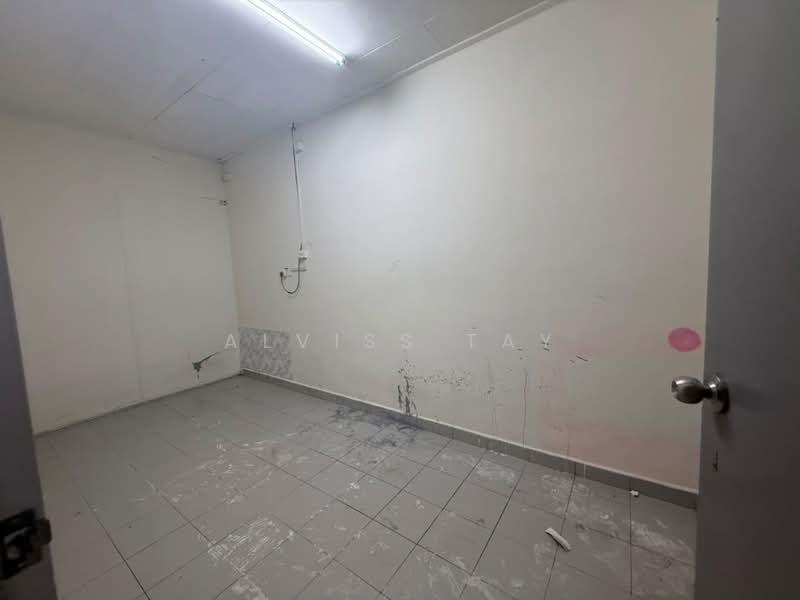Shop / Office for Rent in Taman Molek (Johor Bahru) - Alviss Tay - Interior - PropertyGuru.com.my