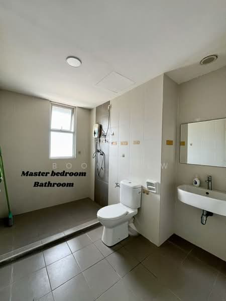 Kondominium untuk Dijual di Elit Heights @ Bayan City - Boon Siew - Bathroom - PropertyGuru.com.my