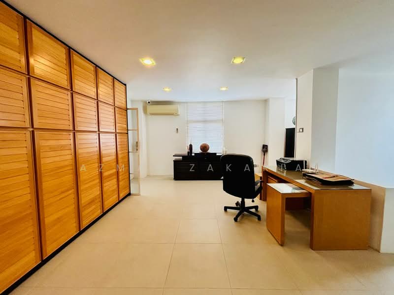 Rumah Banglo untuk Dijual di Seksyen 13 (Shah Alam) - AZMAN ZAKARIA - Study - PropertyGuru.com.my