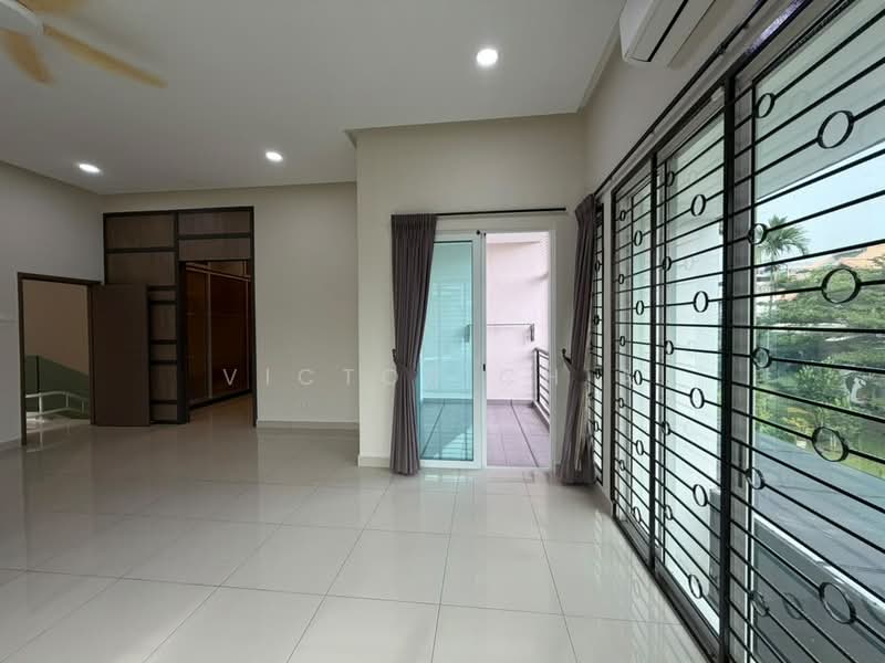 Rumah Berkembar untuk Dijual di Bandar Dato Onn (Tebrau) - Victor Chia - Living Room - PropertyGuru.com.my