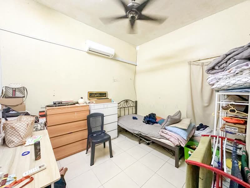 Pangsapuri untuk Dijual di Taman Desa Dengkil - Muhammad Muadz - Bedroom - PropertyGuru.com.my