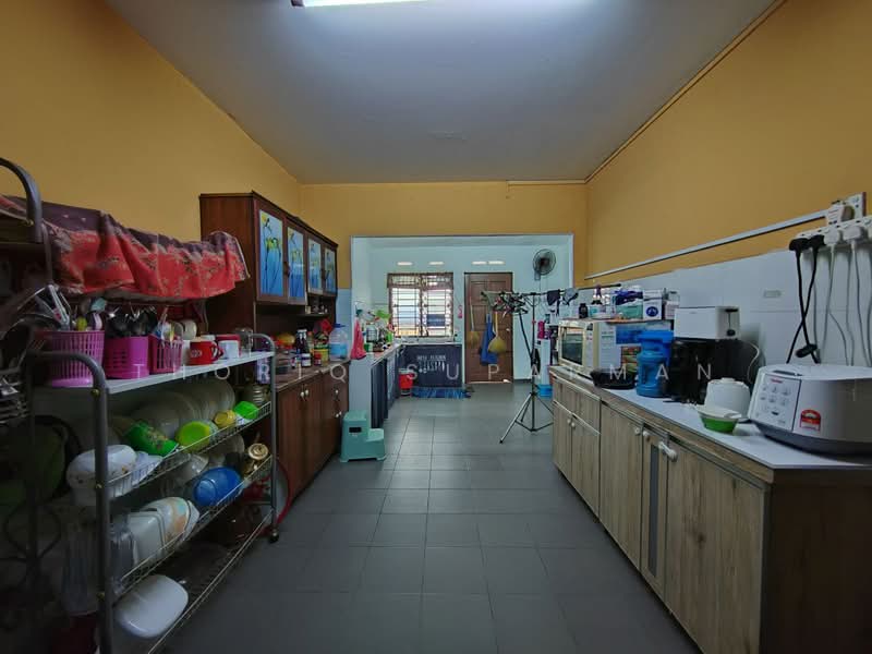 2-storey Terraced House for Sale in Bandar Baru Bangi (Selangor) - Thoriq Suparman - Kitchen - PropertyGuru.com.my