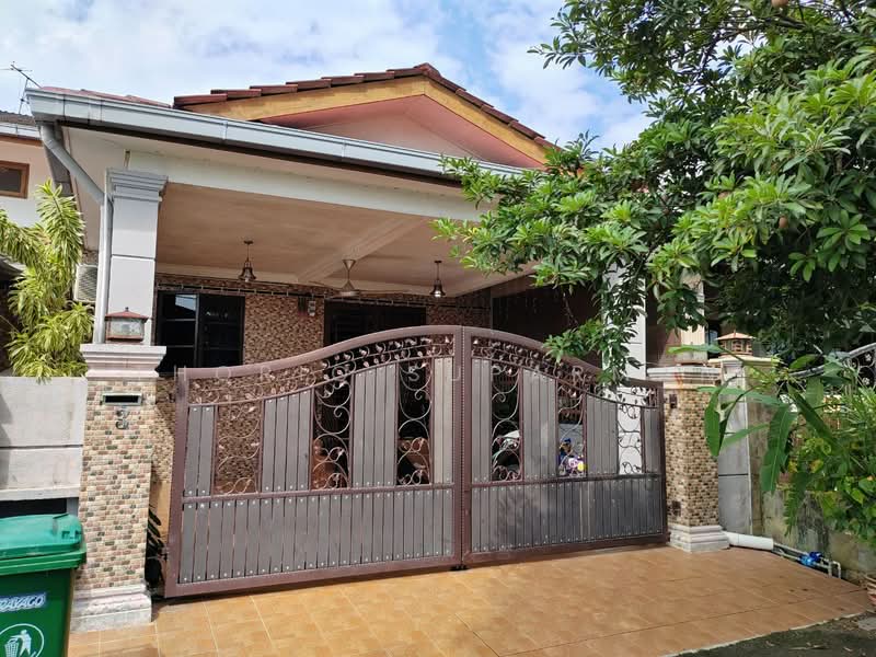2-storey Terraced House for Sale in Bandar Baru Bangi (Selangor) - Thoriq Suparman - Exterior - PropertyGuru.com.my