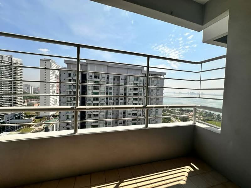 Kondominium untuk Dijual di Bayswater Resort Condominium - Boon Siew - Balcony - PropertyGuru.com.my