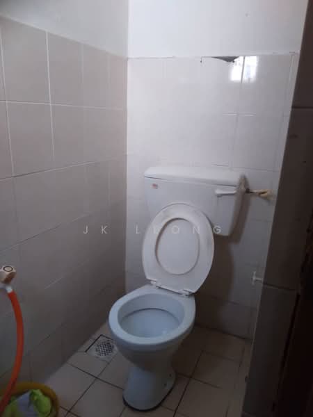 Flat for Sale at Lestari Apartment - JK Leong - Bathroom - PropertyGuru.com.my