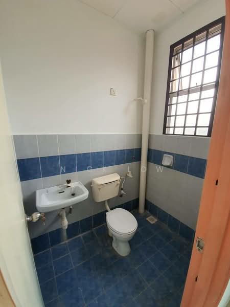 2-storey Terraced House for Rent in Taman Bestari Indah (Ulu Tiram) - Nick Low - Bathroom - PropertyGuru.com.my