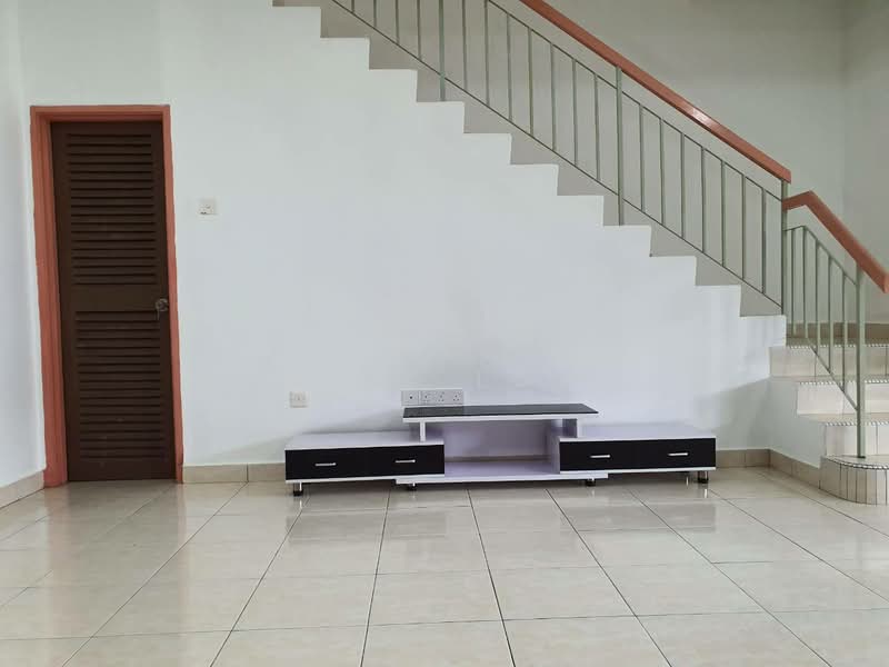2-storey Terraced House for Rent in Taman Bestari Indah (Ulu Tiram) - Nick Low - Interior - PropertyGuru.com.my