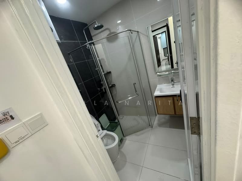 Condominium for Rent at Amberside @ Country Garden Danga Bay - Stella Narita - Bathroom - PropertyGuru.com.my