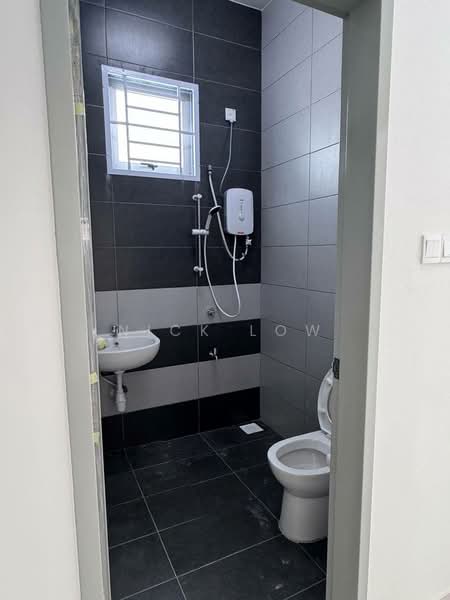 Semi-Detached House for Rent in Johor Bahru (Johor) - Nick Low - Bathroom - PropertyGuru.com.my