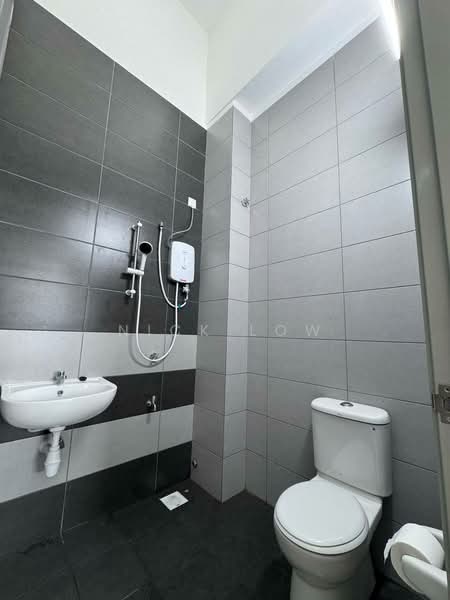 Semi-Detached House for Rent in Johor Bahru (Johor) - Nick Low - Bathroom - PropertyGuru.com.my