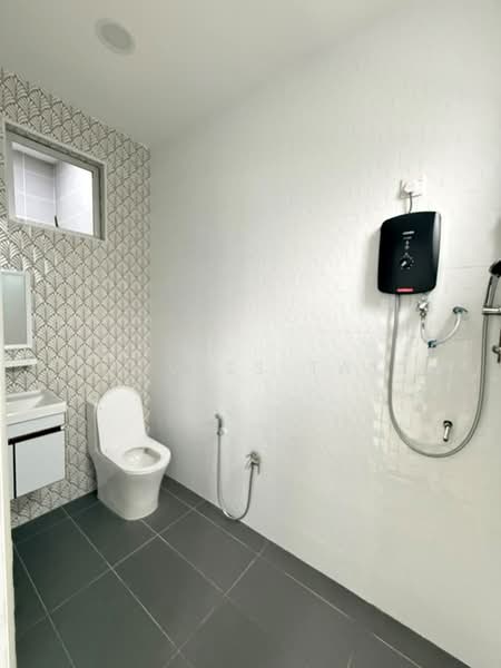 Semi-Detached House for Sale in Taman Ungku Tun Aminah (Skudai) - Alviss Tay - Bathroom - PropertyGuru.com.my