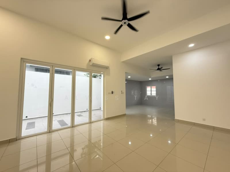 Semi-Detached House for Sale in Taman Ungku Tun Aminah (Skudai) - Alviss Tay - Living Room - PropertyGuru.com.my