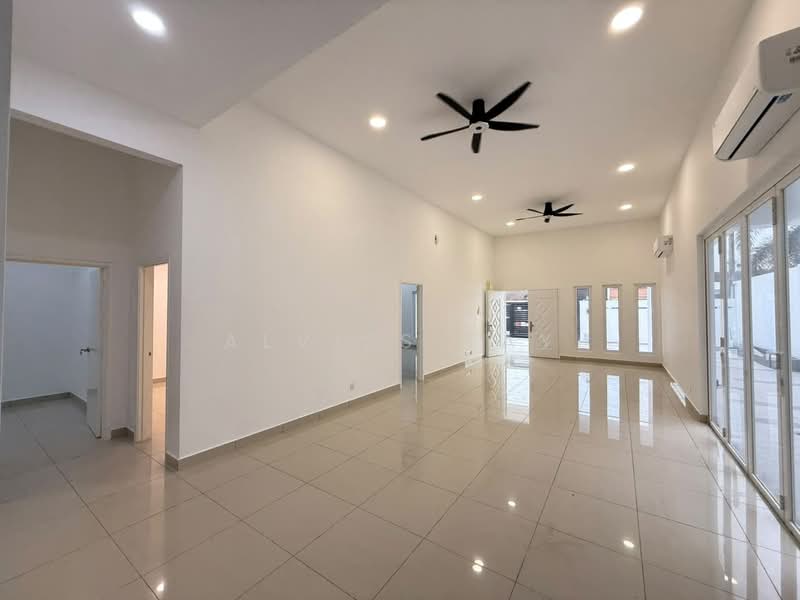 Semi-Detached House for Sale in Taman Ungku Tun Aminah (Skudai) - Alviss Tay - Living Room - PropertyGuru.com.my