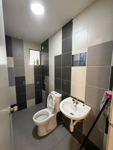 Service Residence for Rent at Residensi Mutiara Kajang 2 - Sarah Chee - Bathroom - PropertyGuru.com.my
