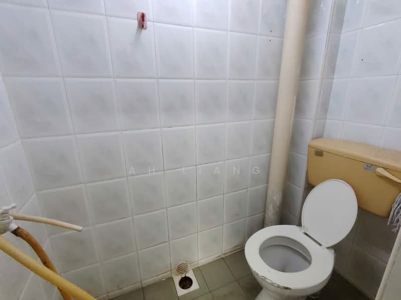 Flat for Rent at Jentayu - Ah Liang - Bathroom - PropertyGuru.com.my